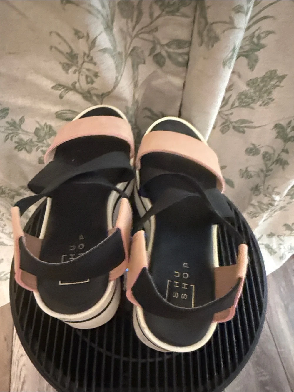 Womens Shushop BoutiquePlatform Sandals in Pink and Black 36